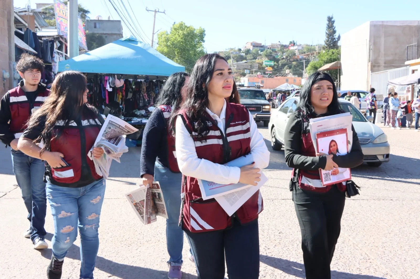 Recorre Angélica Burgos tianguis y avenidas de Nogales para dialogar con ciudadanos