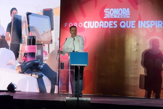 Astiazarán comparte en Nogales propuestas sobre agua, transporte y seguridad