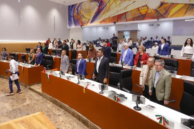 Congreso de Sonora analiza iniciativas sobre calor extremo, becas, IA y atención psicológica