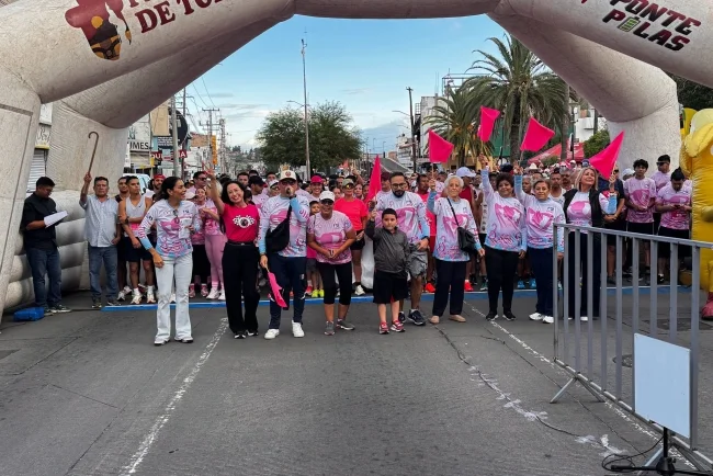 Más de mil personas participan en la Tercera Gran Carrera Rosa Nogales 2026