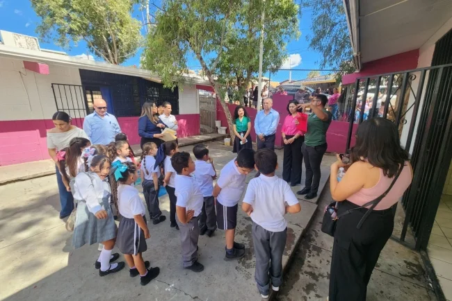 Index Nogales invierte más de 145 mil pesos en rehabilitación de baños de primaria