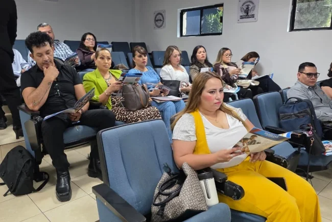Capacitan a docentes de primaria en prevención del delito desde la familia en Nogales