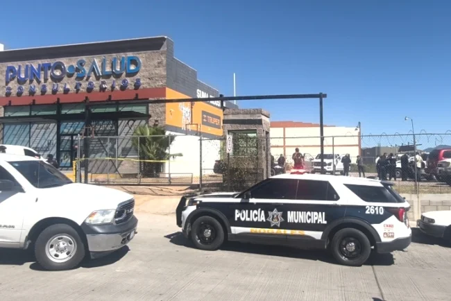 Asesinan a médico dentista dentro de su camioneta en la colonia El Greco