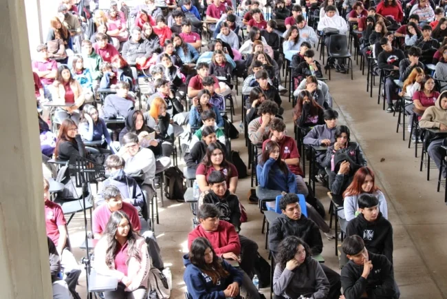 Refuerzan prevención de adicciones con conferencia dirigida a jóvenes de Nogales