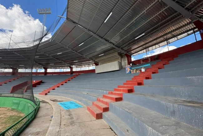 Avanza modernización del Estadio Alberto Hoeffer; torneo estatal dependerá de las obras
