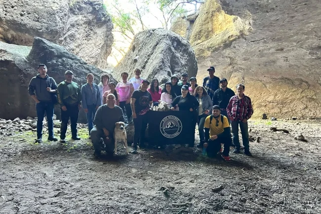 Hike Macabro organiza travesía al Panteón de los Chinos en Nogales para apoyar a perros vulnerables