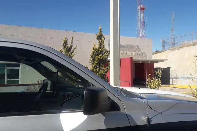 Denuncian robo de cableado y daños en instalaciones del Isssteson en Nogales