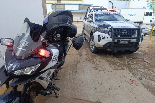 Investigan daños a vehículo estacionado en el Centro de Nogales