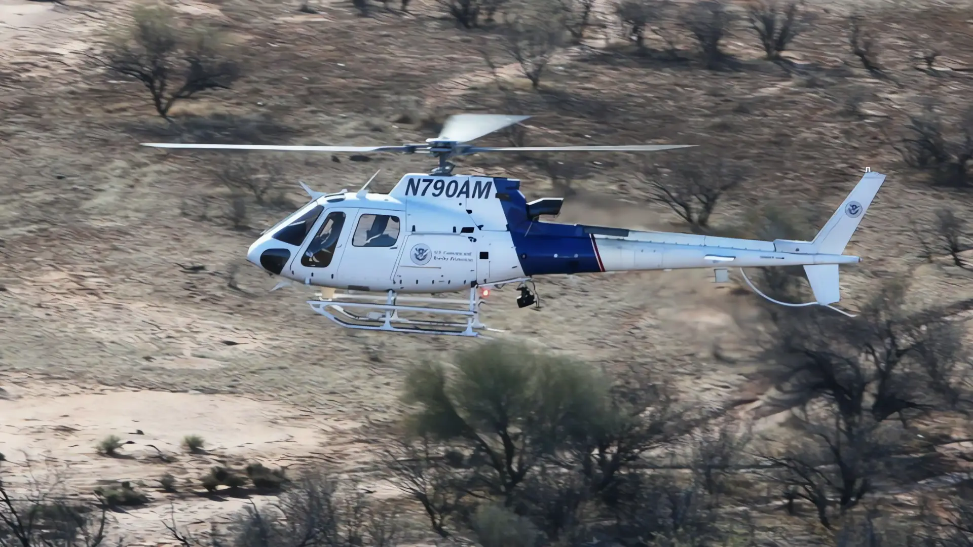Helicóptero frustra intento de ocultamiento de migrantes en Arizona
