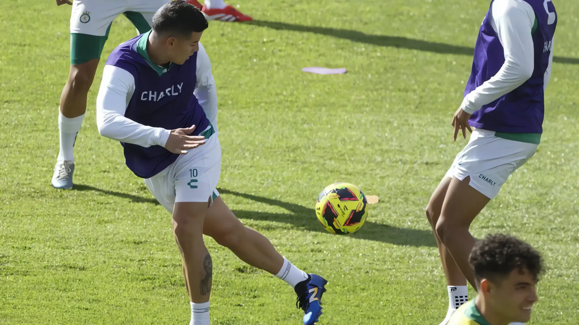 James Rodríguez: Dominando la Liga MX
