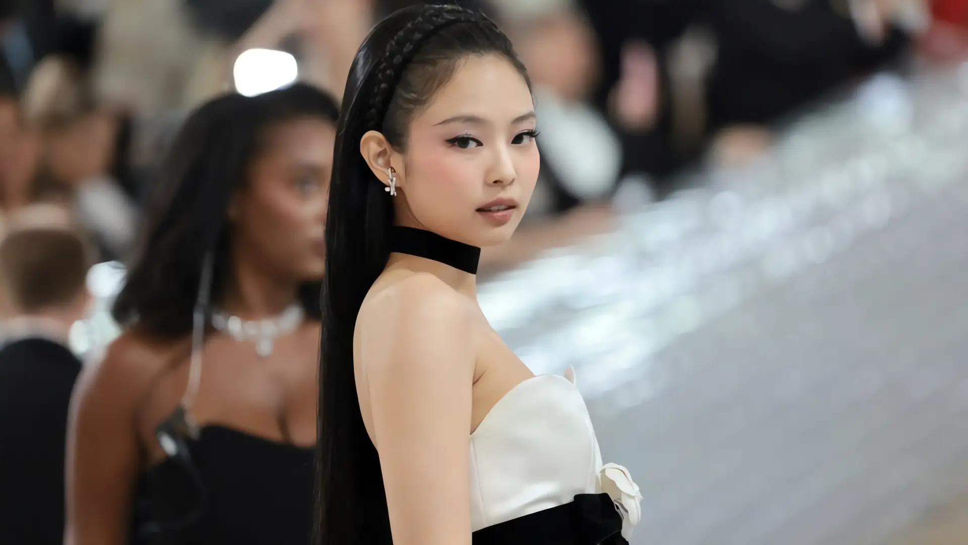 Jennie de BLACKPINK capta la magia de Aztlán, CDMX
