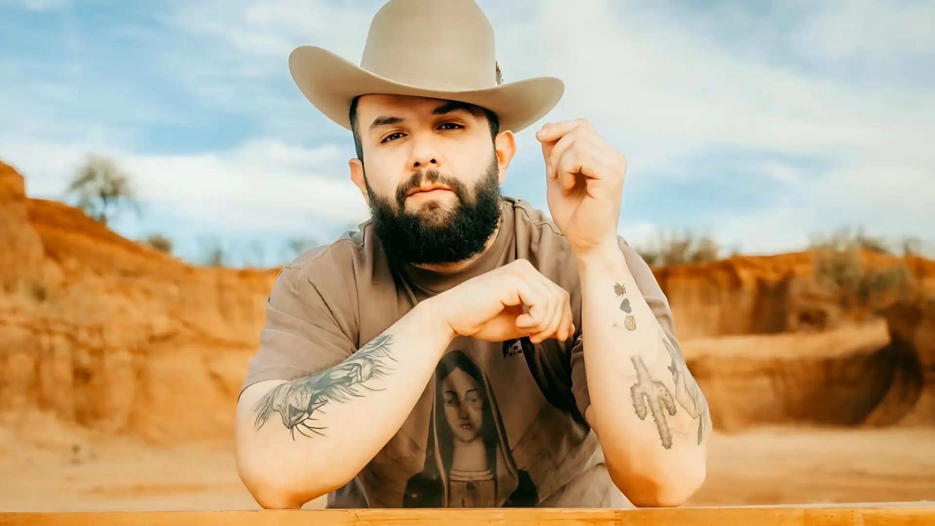 Carín León, posible inauguración del Teatro al Aire Libre de La Sauceda
