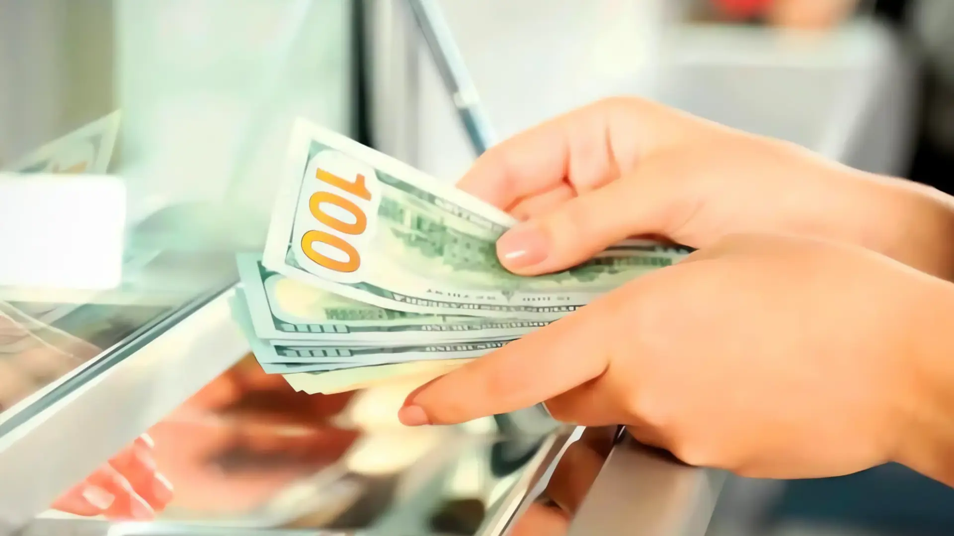 Las Remesas a México: Amenazadas por la Política Migratoria de Estados Unidos
