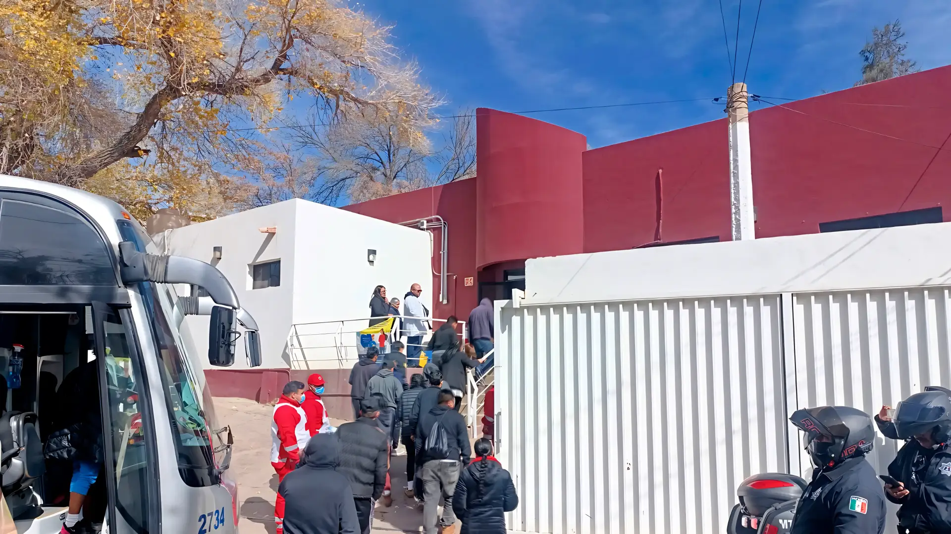Regidores de Nogales buscan apoyar a migrantes
