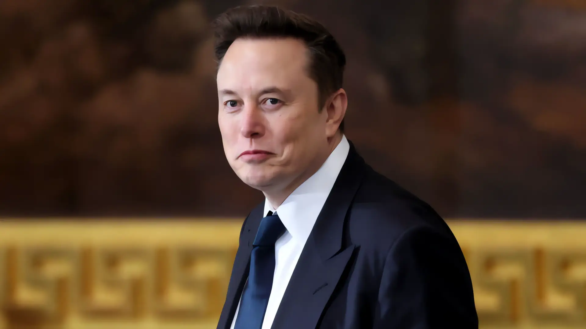 Musk denuncia desvío de fondos FEMA para alojamiento de migrantes en hoteles de lujo

