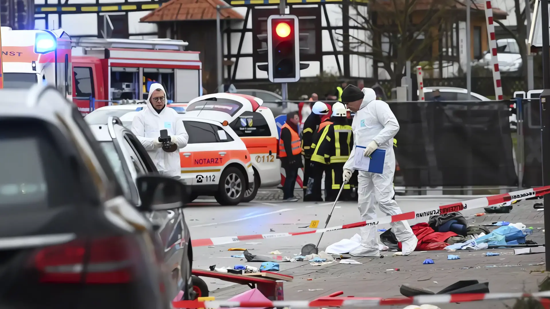 Conductor arrolla a multitud en Múnich: 27 heridos
