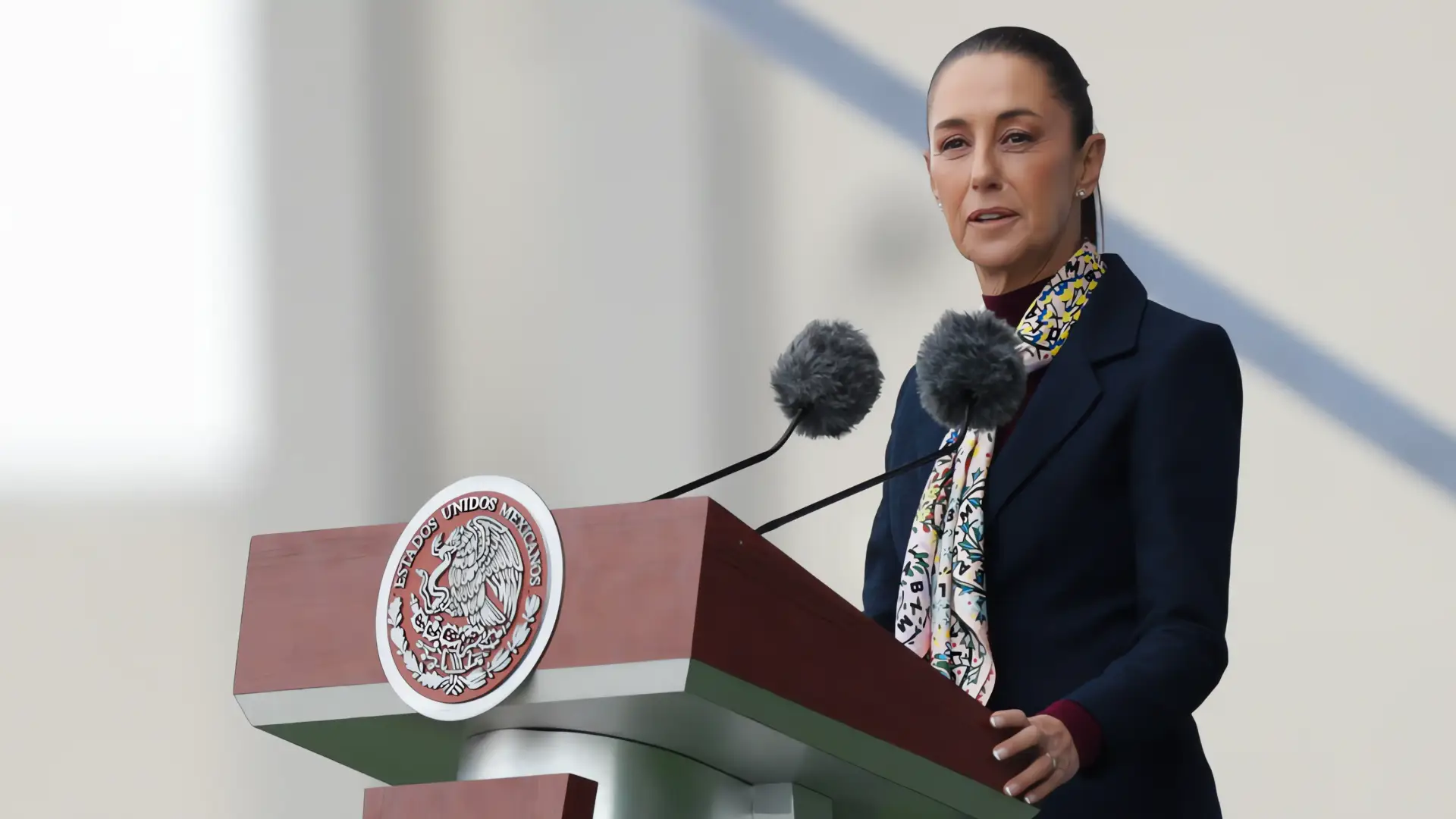 Sheinbaum incrementa salario de militares
