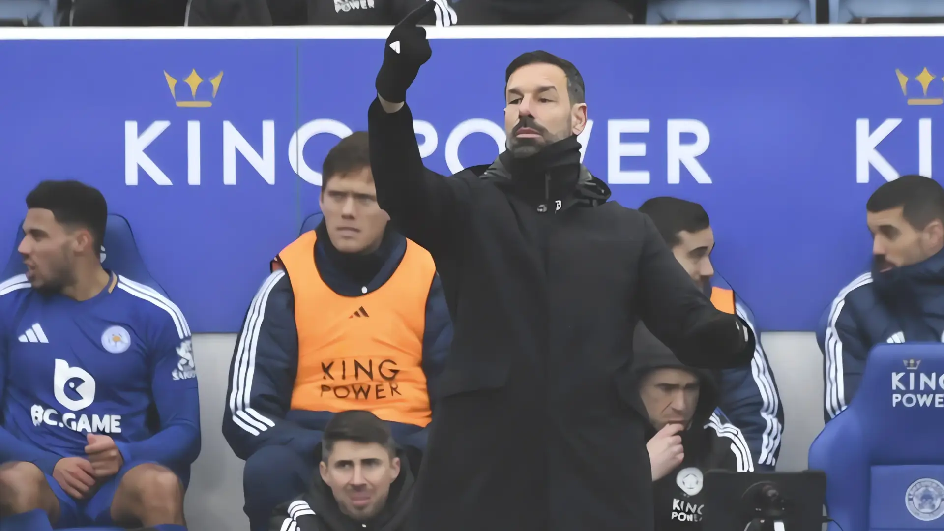 El desplome del Leicester: Van Nistelrooy bajo presión
