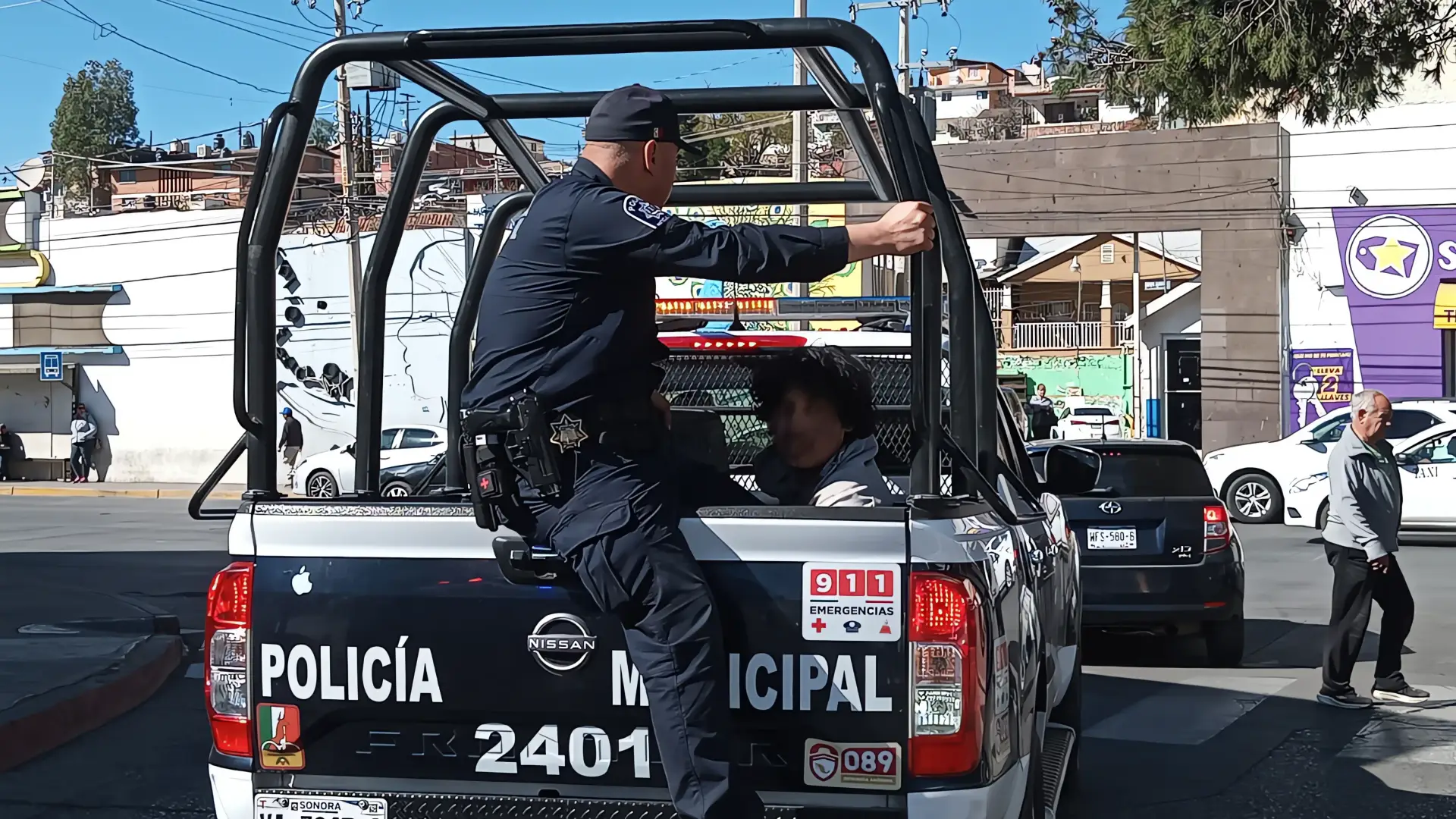 Agressor con antecedentes intenta desarmar a militar
