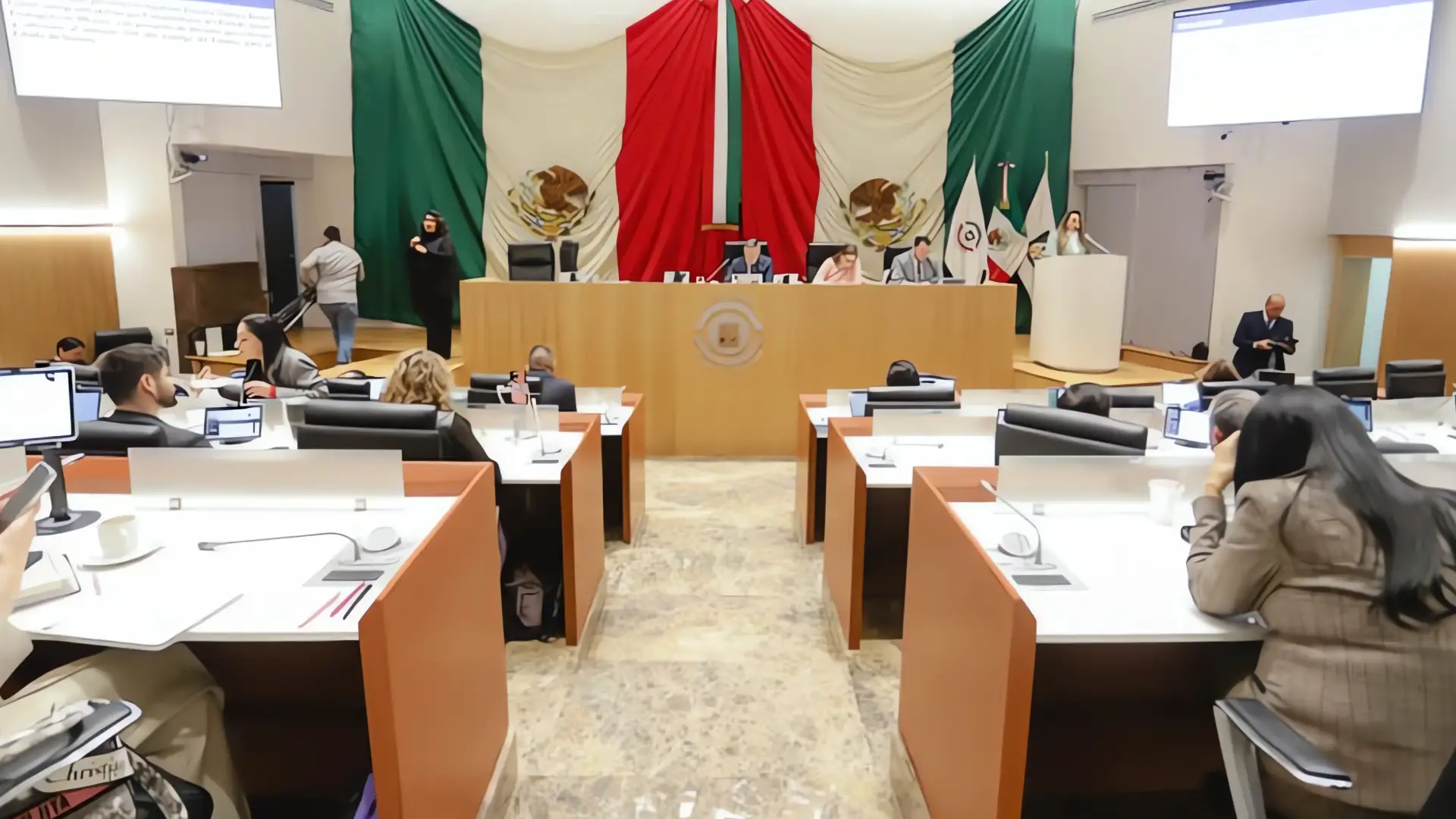 Análisis de las Iniciativas de Reforma en el Congreso
