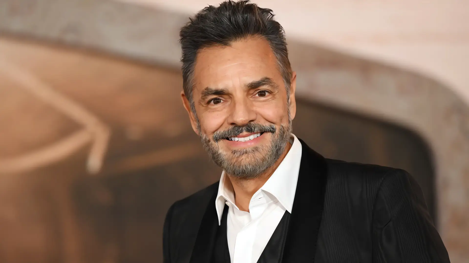 Derbez explica su ausencia en el bautizo de Tessa
