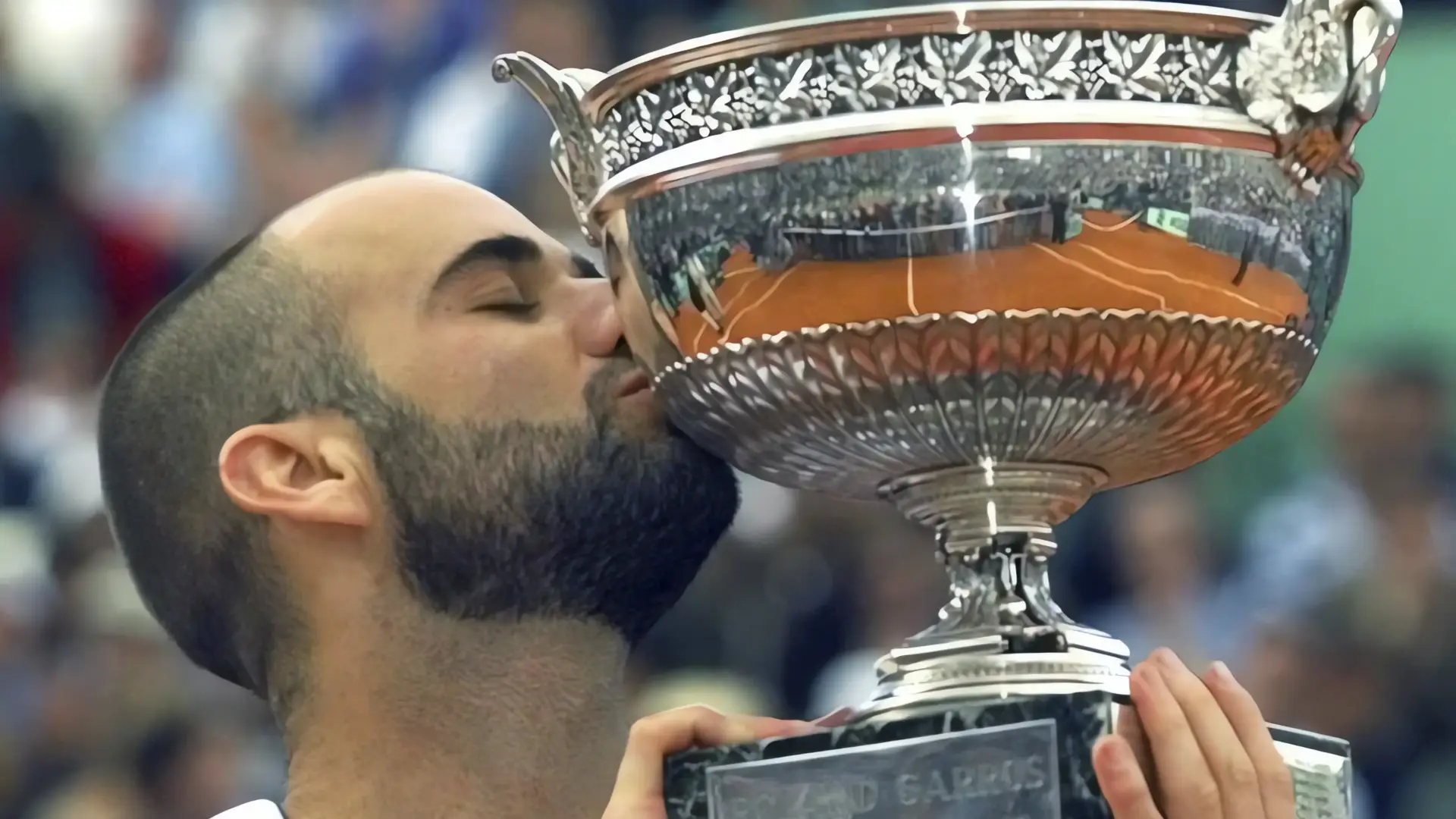Agassi impulsa la era del tenis TNT en Roland Garros
