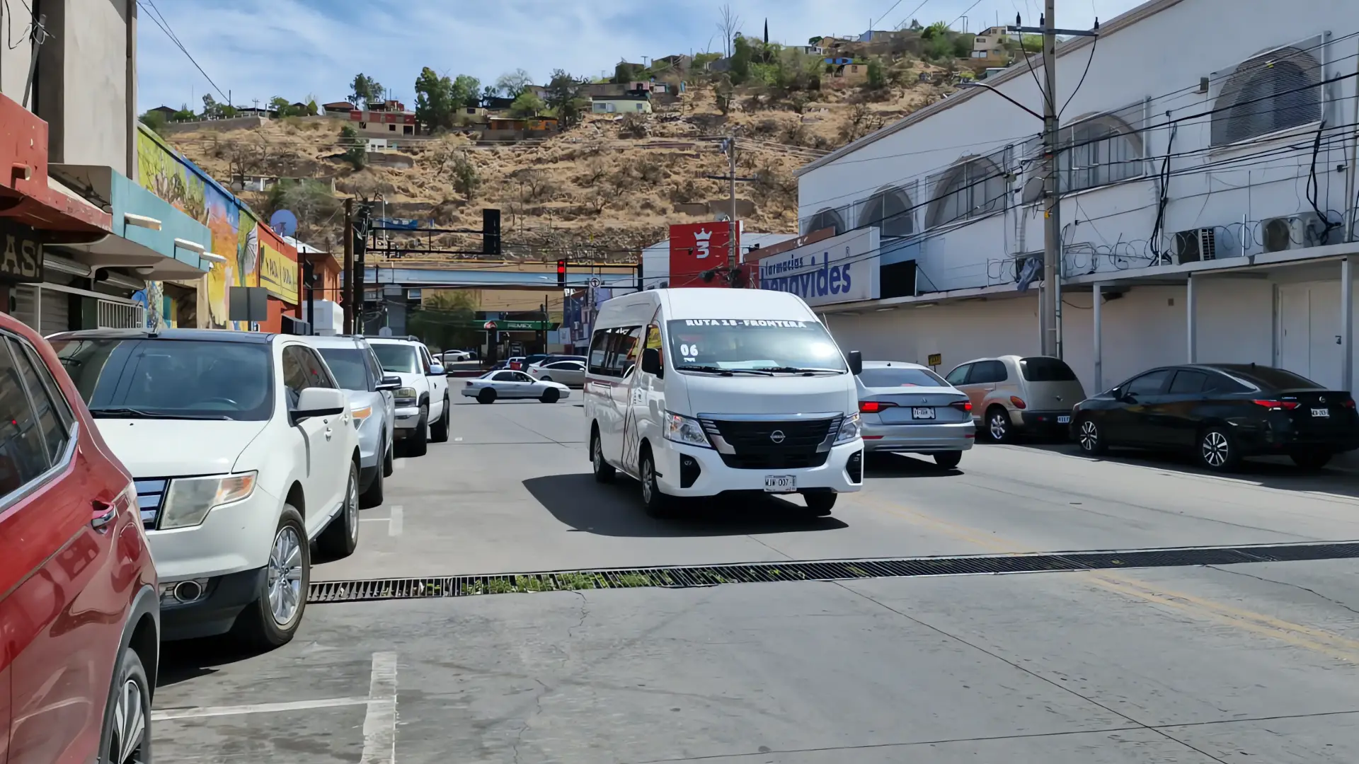 Nuevas combis mejoran servicio de transporte
