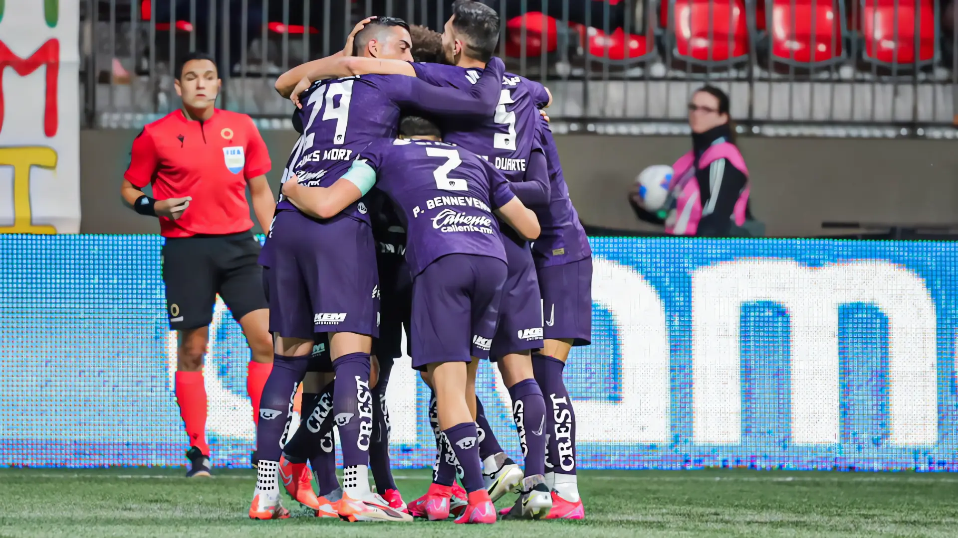 Pumas salva el empate en BC Place; ventaja para León en la vuelta
