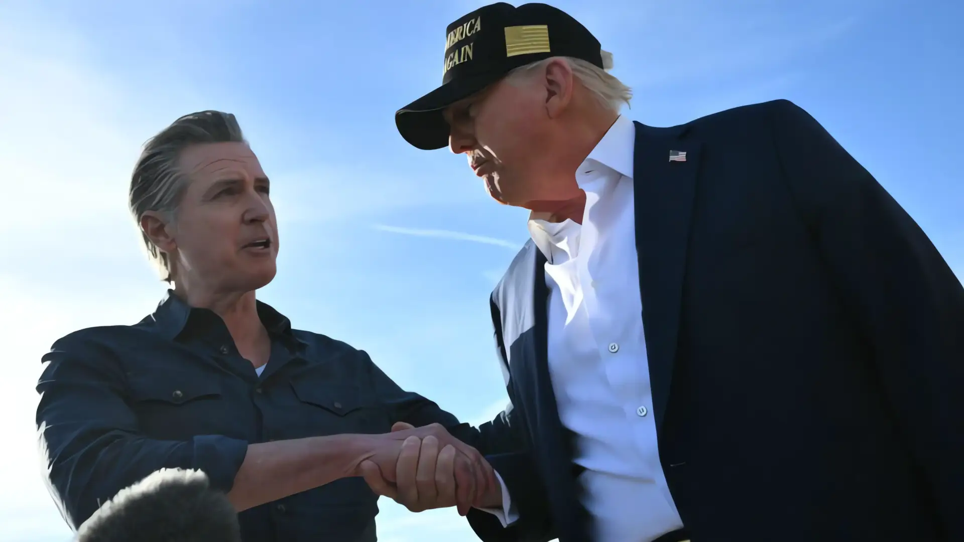 Newsom Lanza Ofensiva Global, Desafiando a Trump
