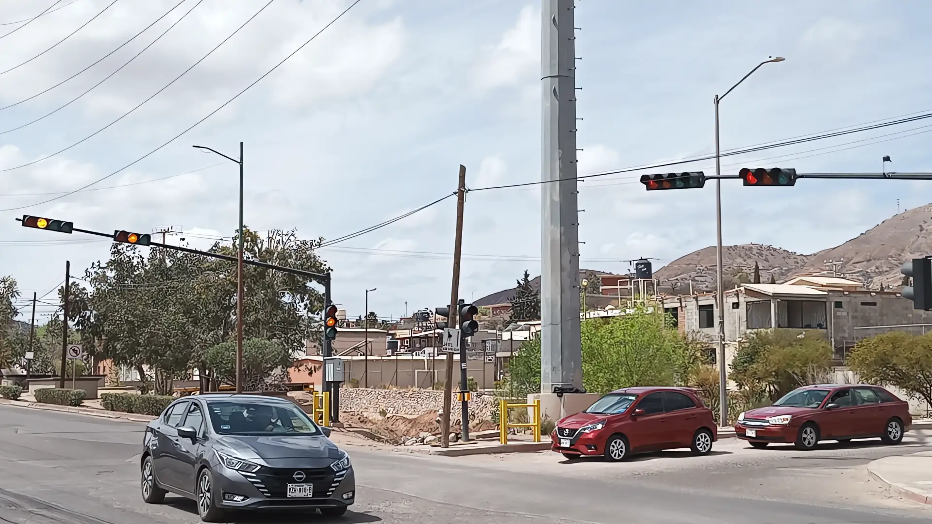 Mejoran flujo vehicular en Nogales con nueva semaforización
