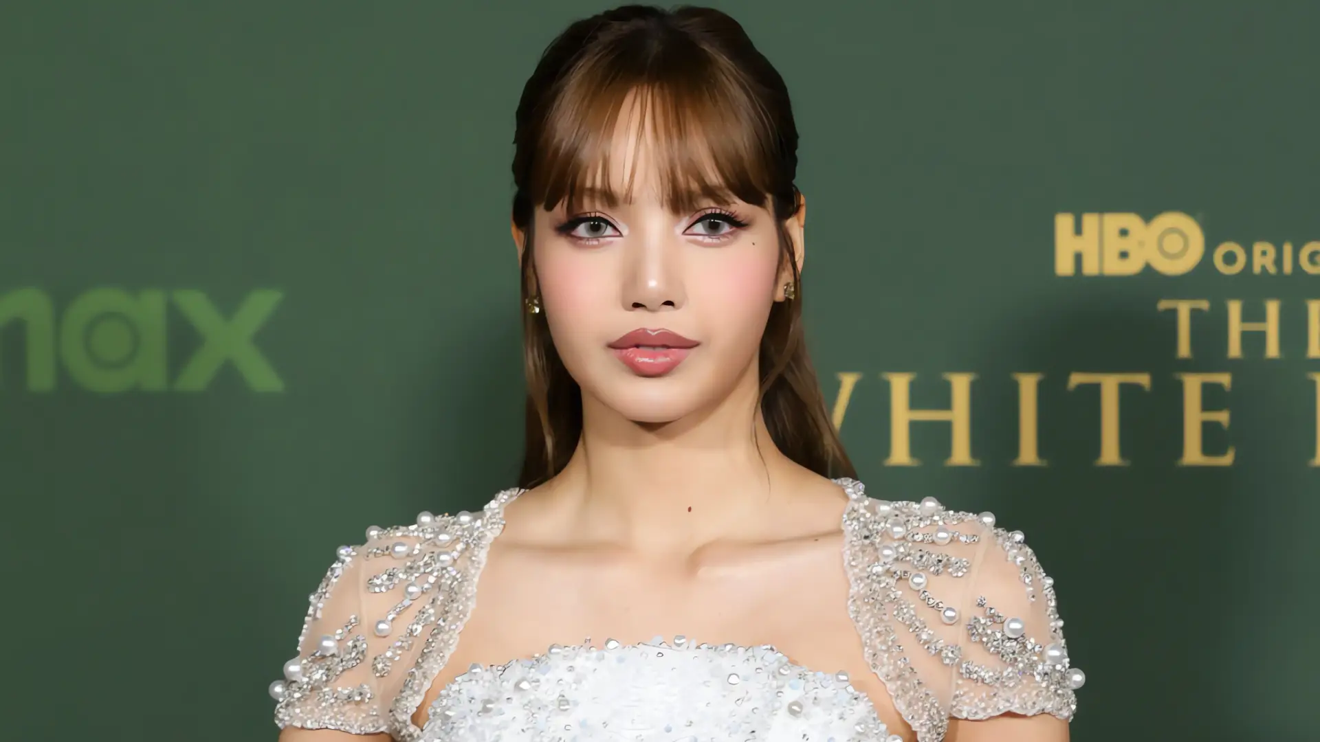 LISA de BLACKPINK debuta en la actuación con 'White Lotus'
