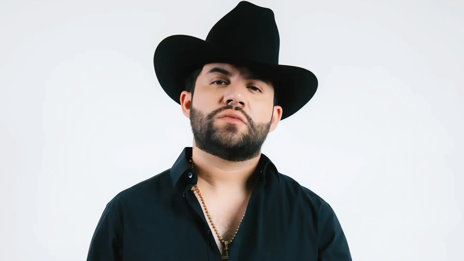 Conriquez se aleja del sonido tumbado
