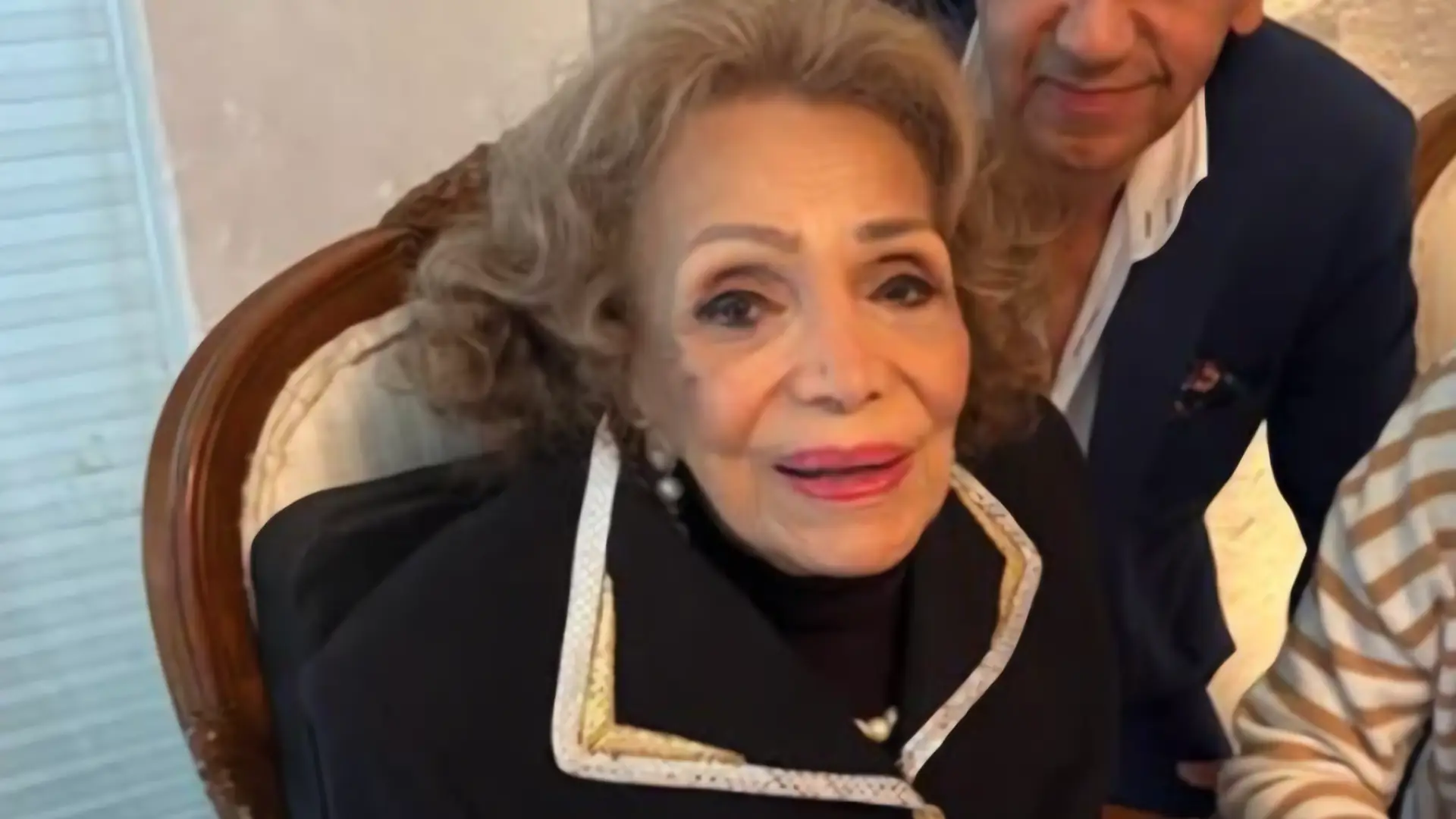 Nietos de María Victoria desmienten rumores sobre su salud y edad
