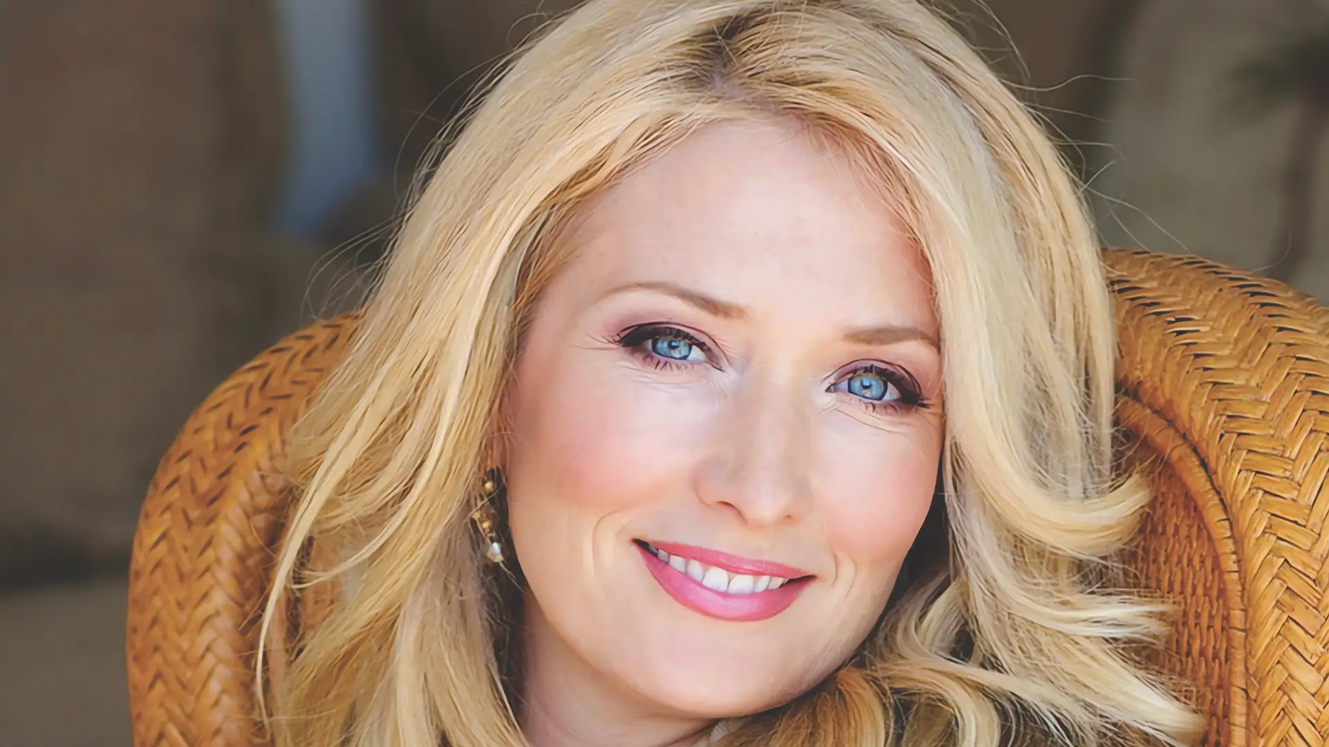 Muere la casamentera de Hollywood Amber Kelleher-Andrews a los 56 años
