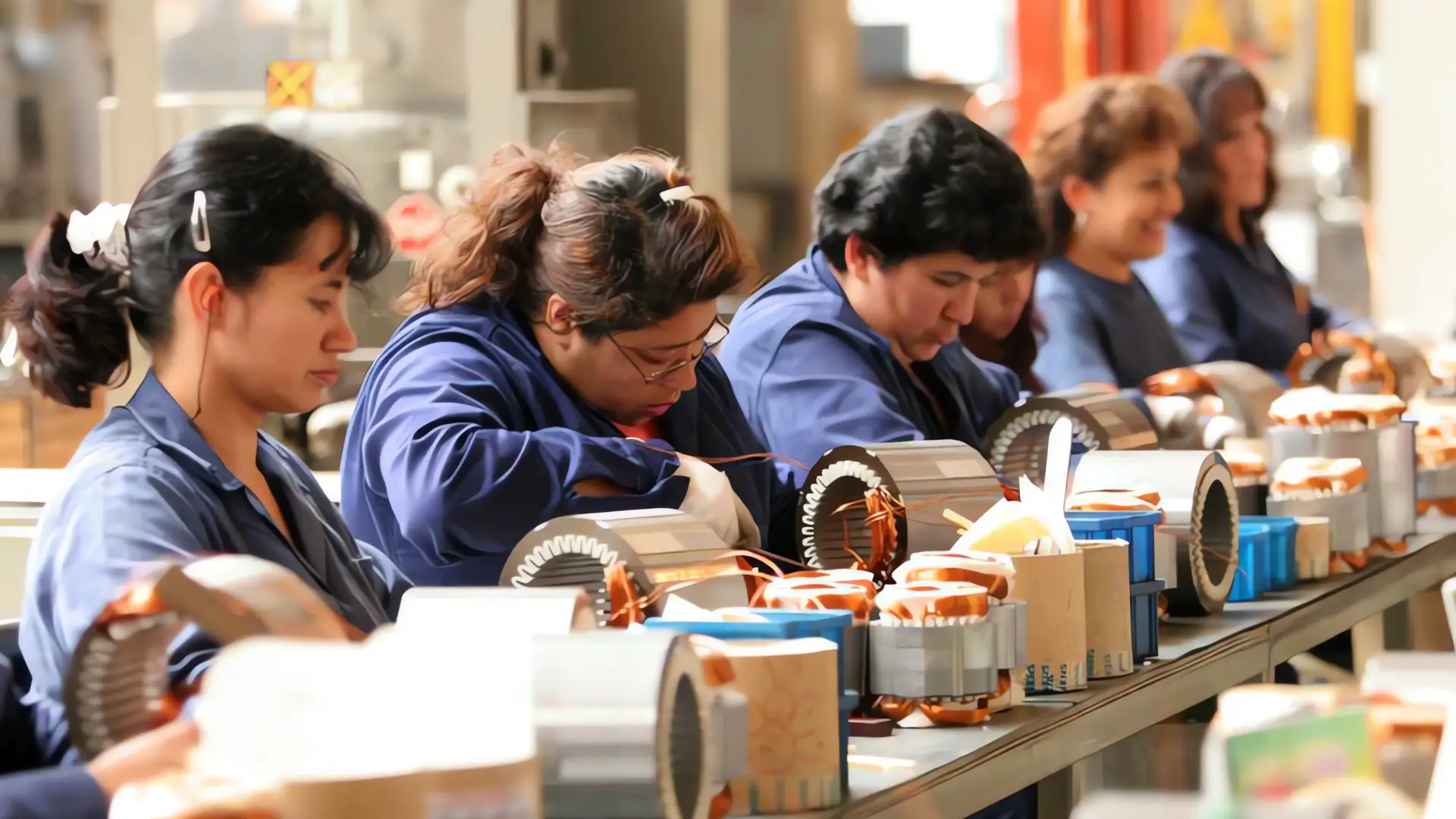 Doble Jornada, Mismo Sueldo: La Brecha Laboral de las Mujeres Mexicanas
