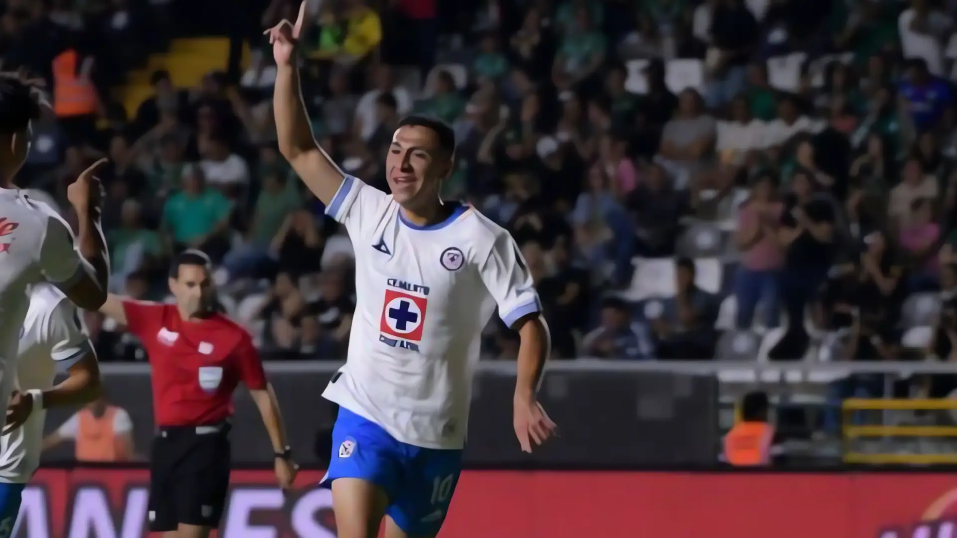 Cruz Azul vence 3-2 a León en emocionante partido
