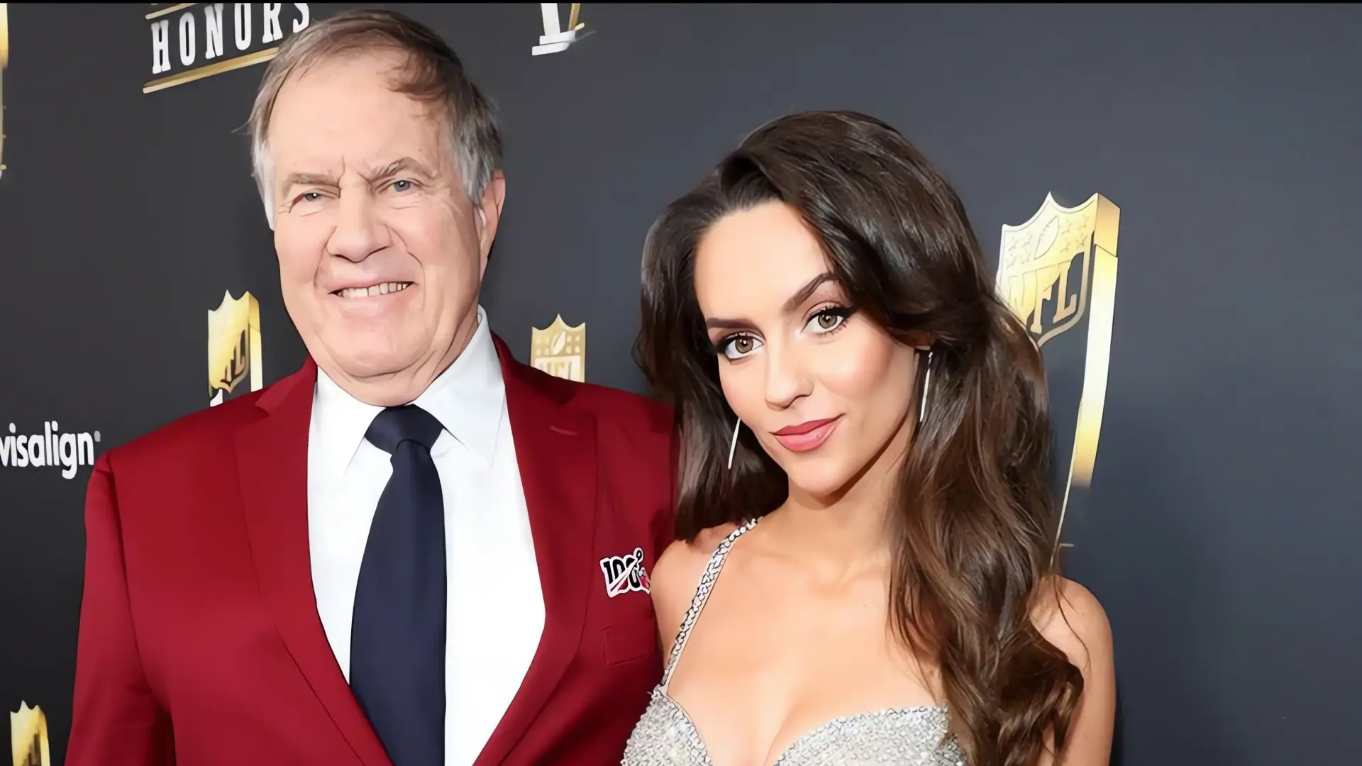 La relación de Belichick causa revuelo en Carolina del Norte
