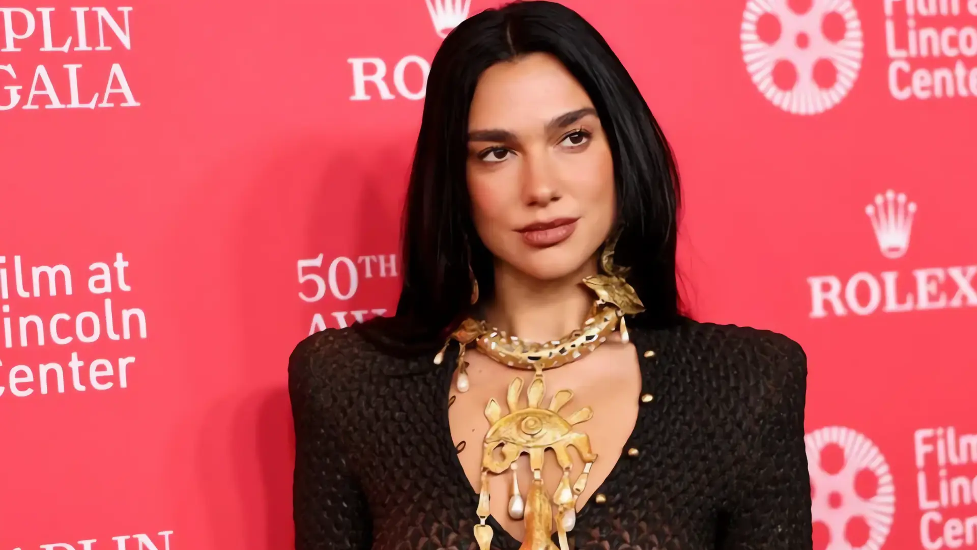 Dua Lipa deslumbra Madrid con "Héroe"
