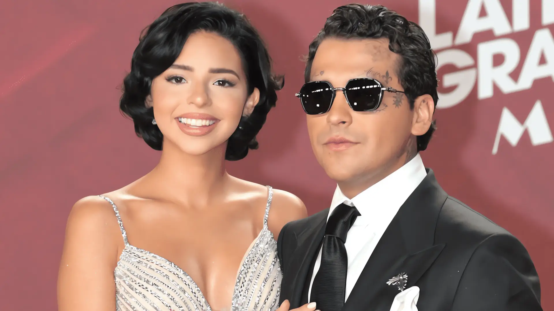 Nodal: Su esposa, dueña de parte de Zacatecas
