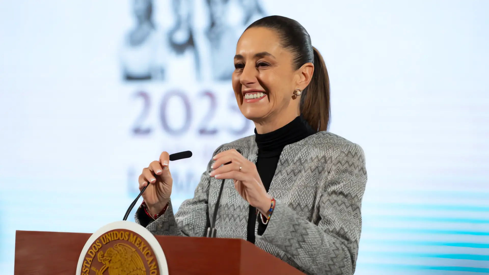 Sheinbaum presenta estrategia contra el robo de combustible
