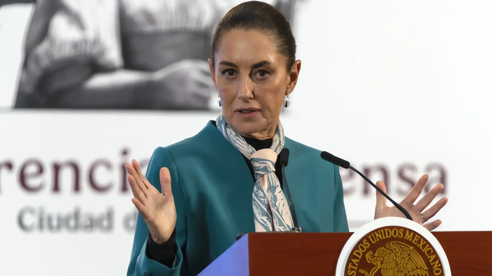 Descuentos a maestros de la CNTE en paro: decisión estatal, dice Sheinbaum
