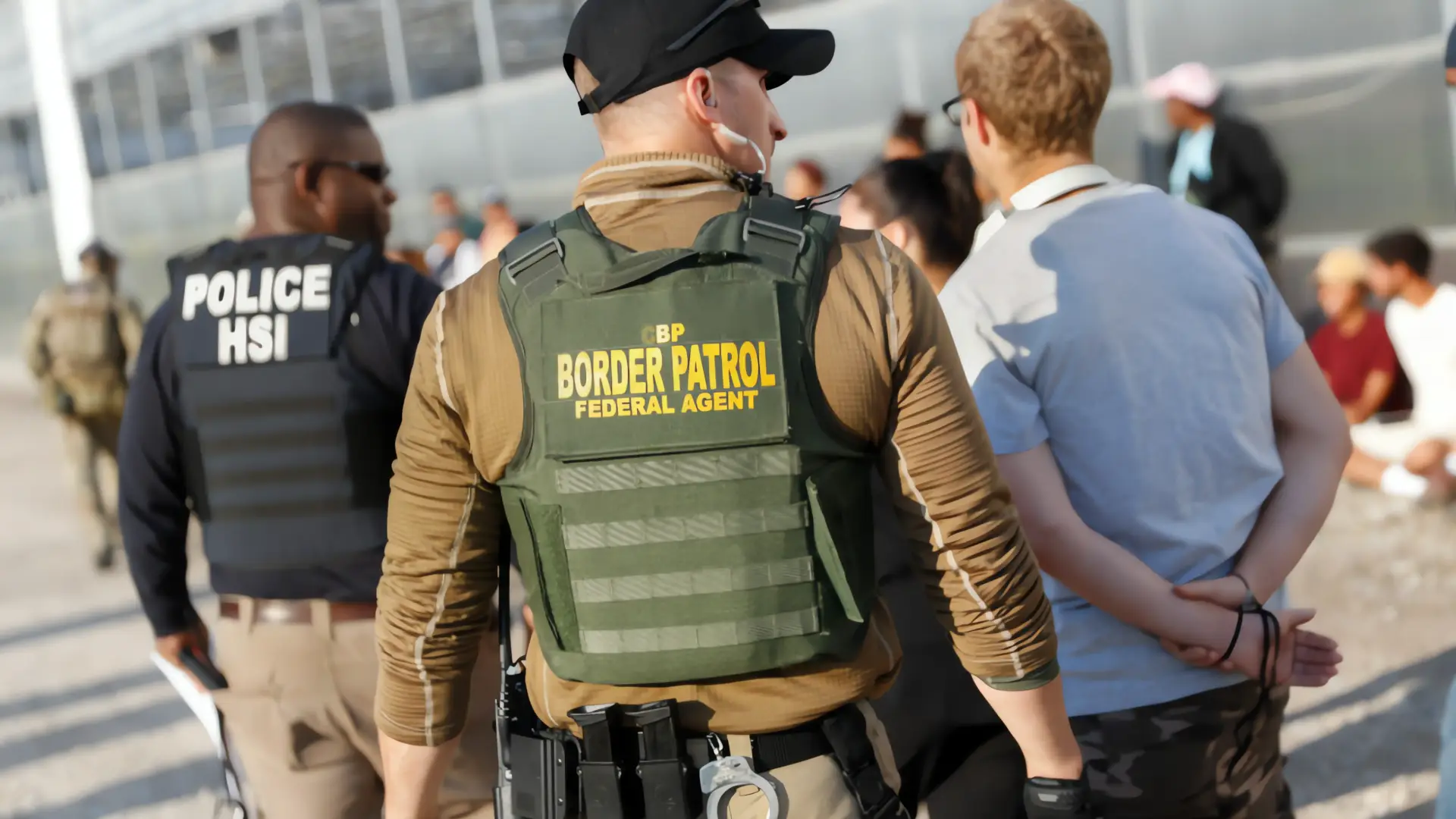 Inmigrantes arrestados tras desestimación de casos: ICE genera controversia
