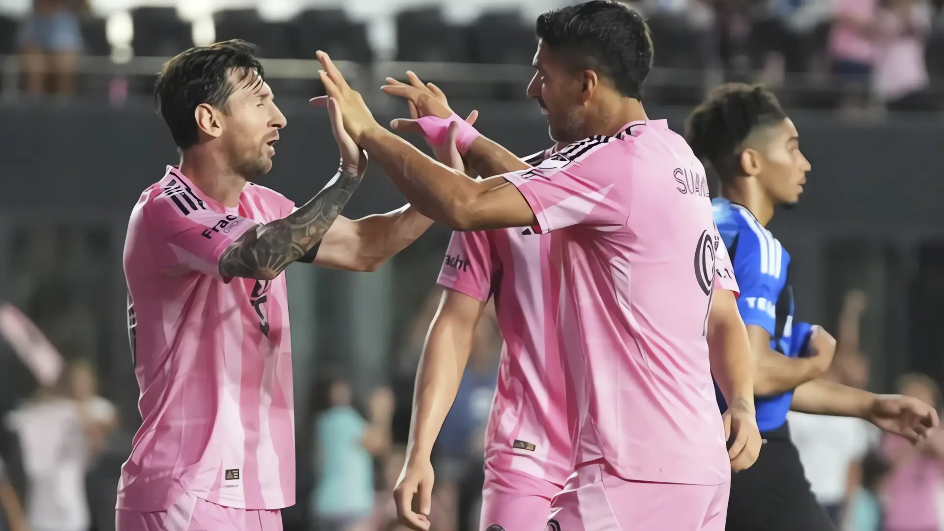 Doblete de Messi guía al Inter Miami a la victoria sobre Montreal
