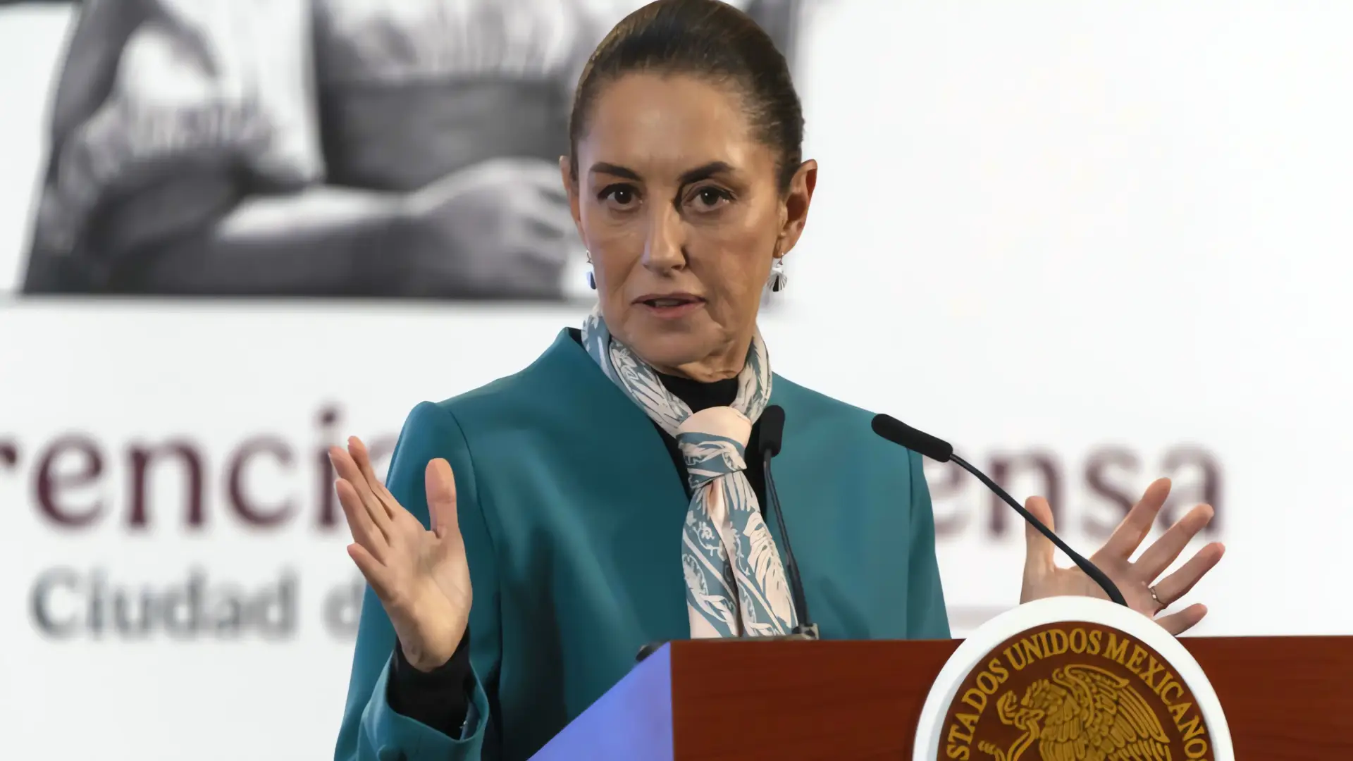 Sheinbaum plantea adelanto de jubilación para maestros de la CNTE
