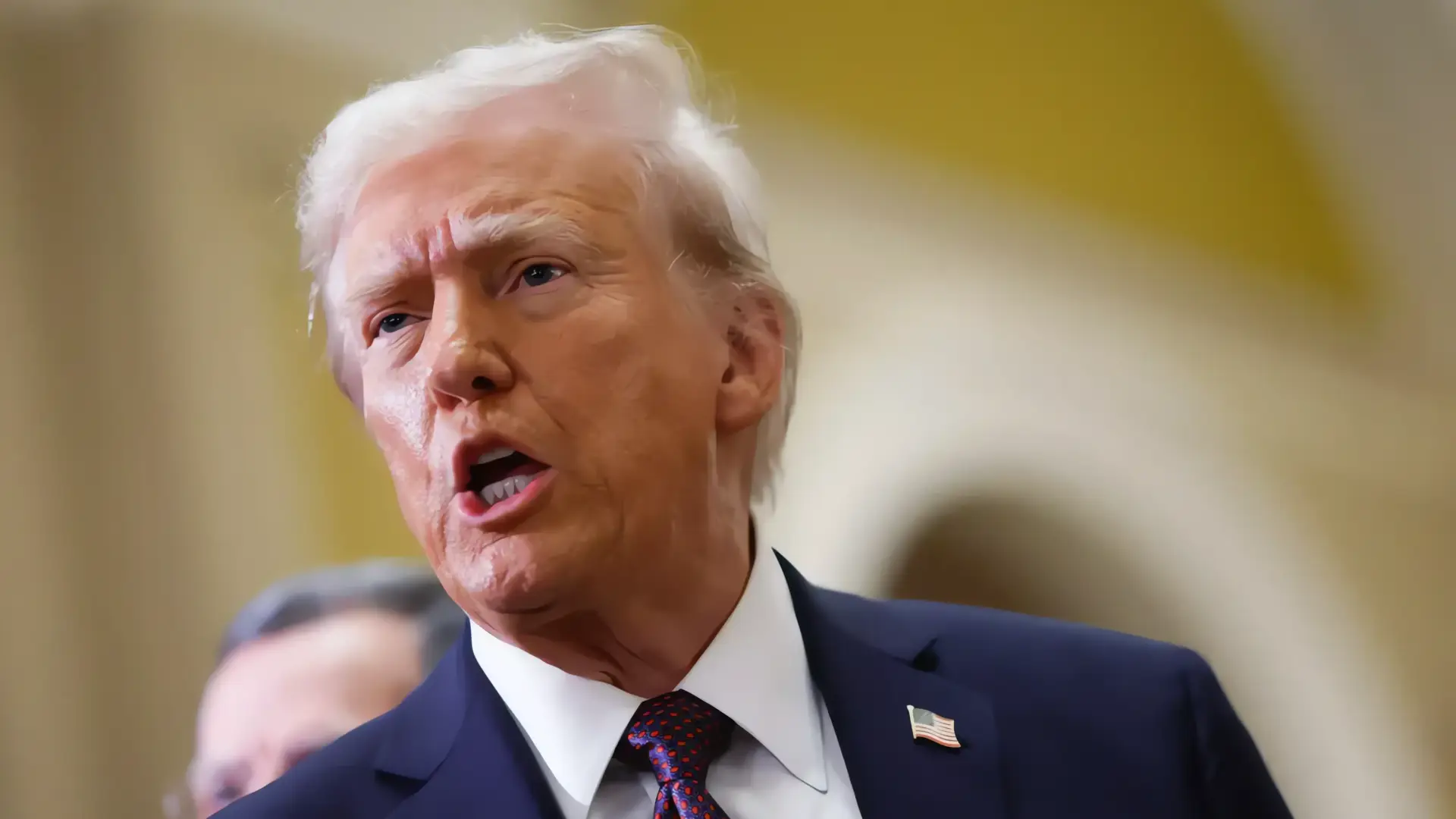 Trump reconoce daño a agricultores por políticas migratorias y promete soluciones
