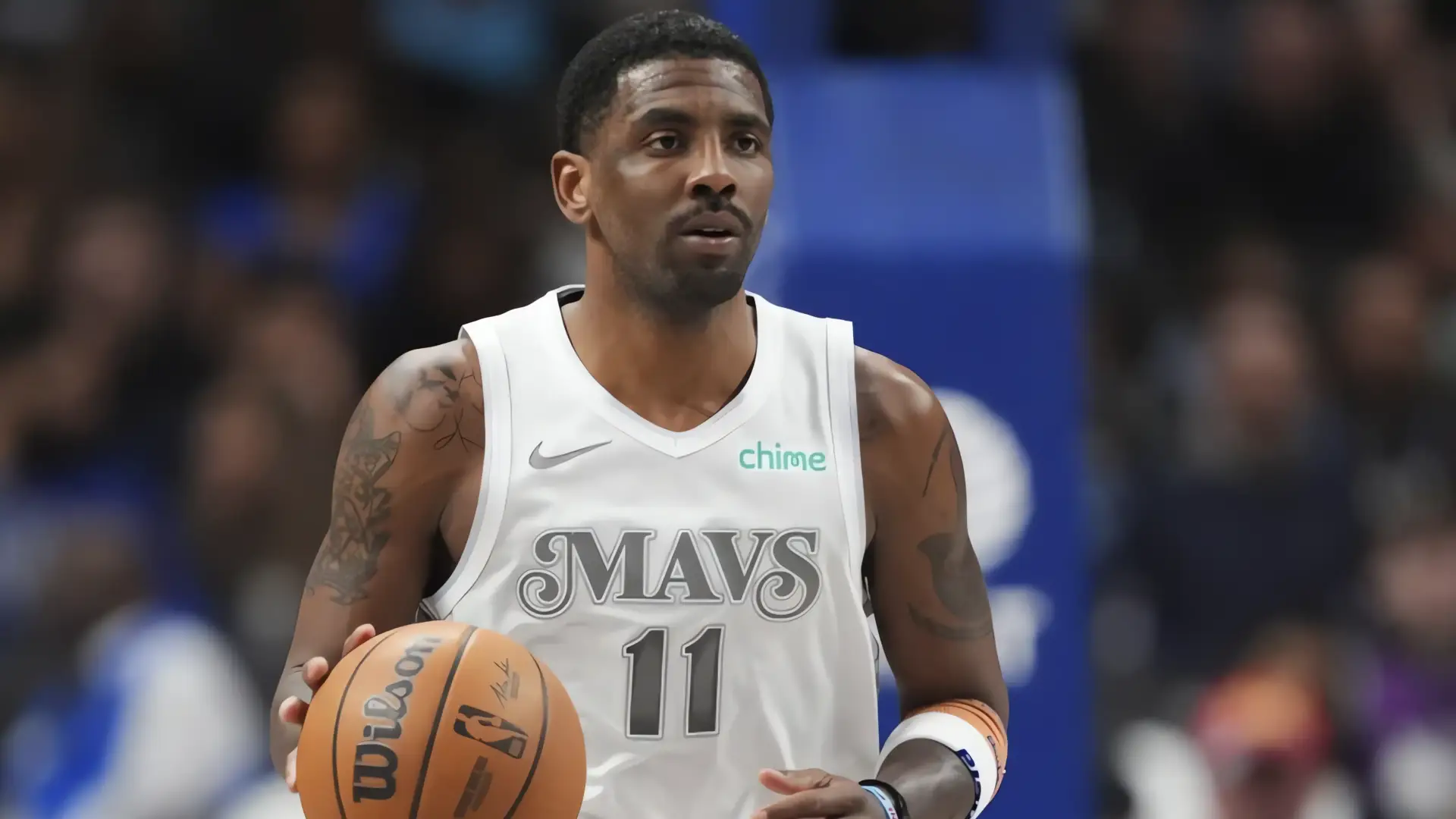 Kyrie Irving se une a los Mavericks

