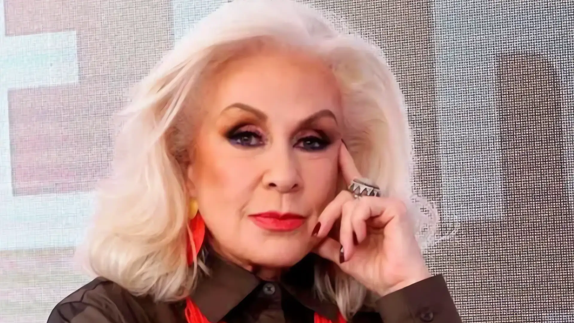 Laura Zapata genera controversia por sus opiniones sobre la responsabilidad social de los artistas
