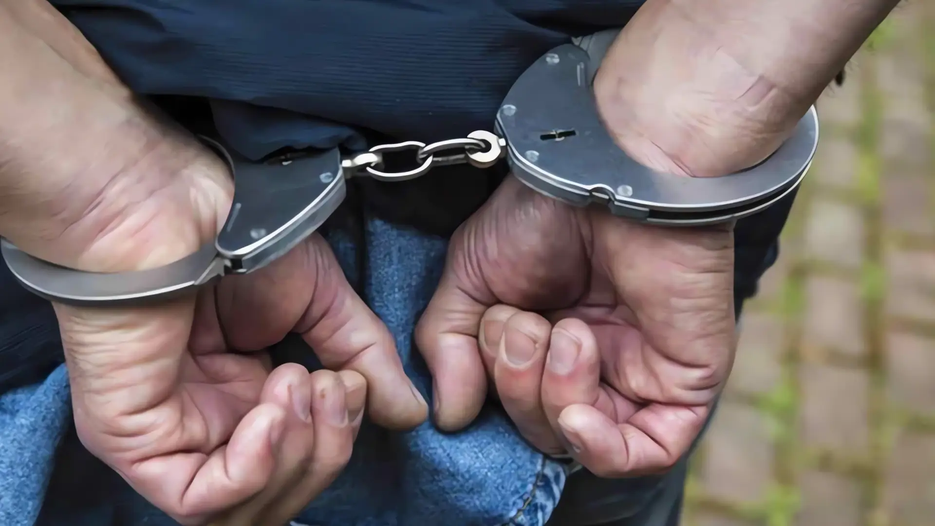 Agente de Aduanas y Protección Fronteriza de EE. UU. Arresta a un Ciudadano Estadounidense por Tráfico de Personas en Arizona
