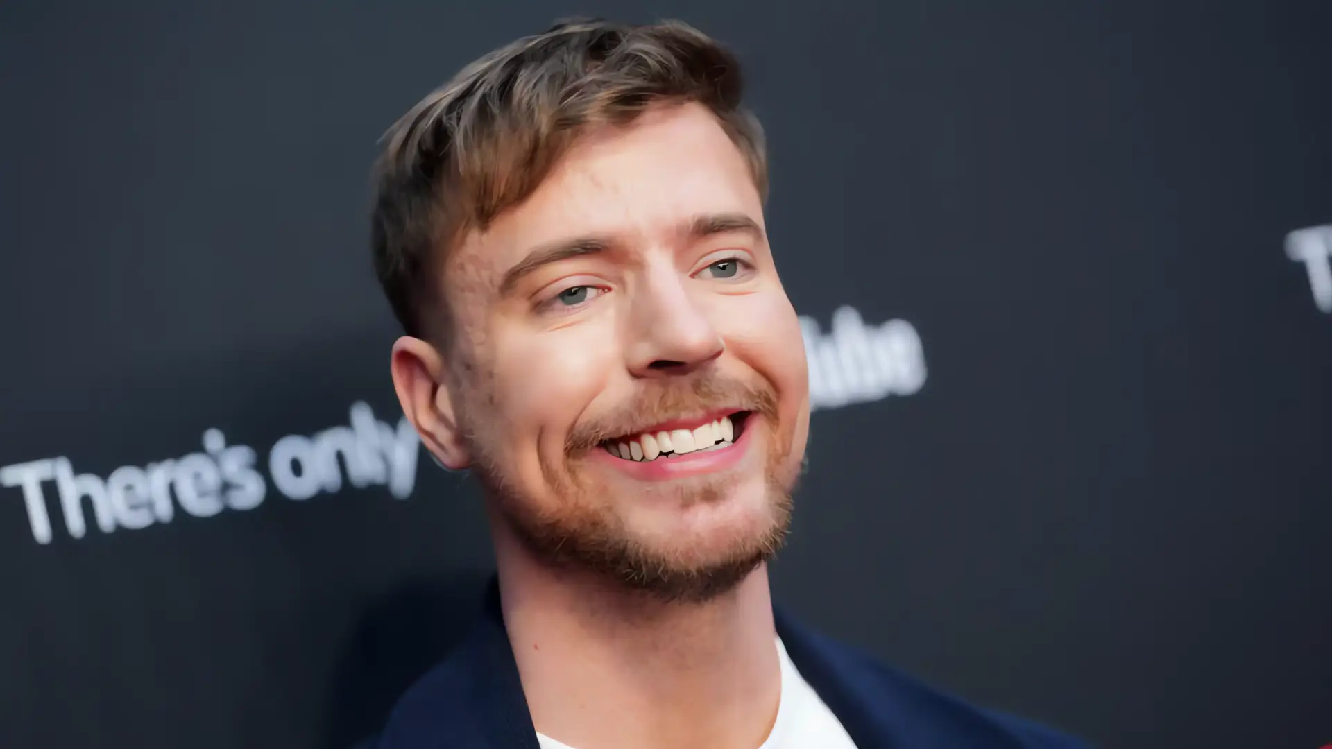 Muere entrenador tras participar en reto viral de MrBeast
