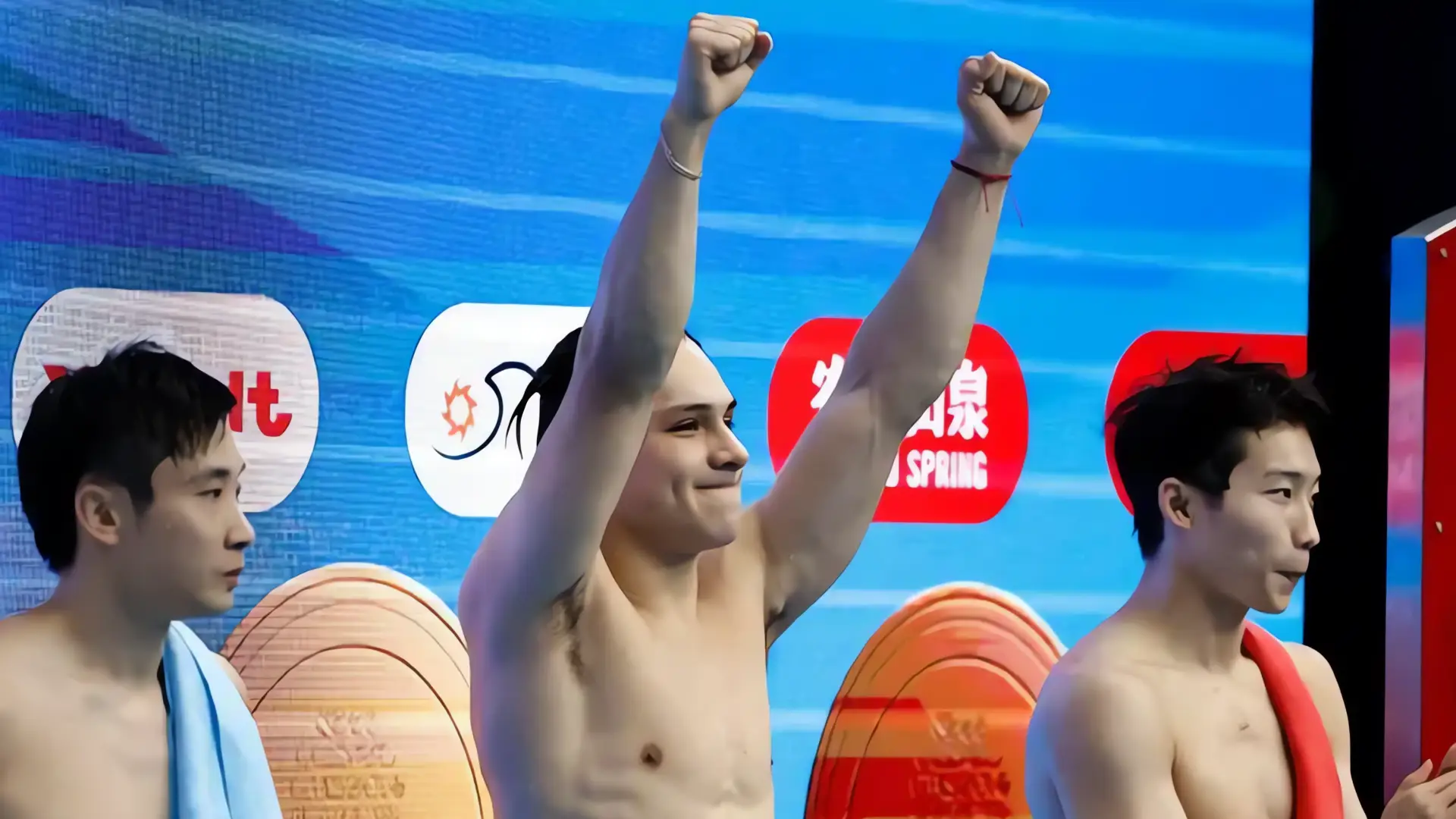 Olvera rompe el dominio chino y gana oro histórico en clavados
